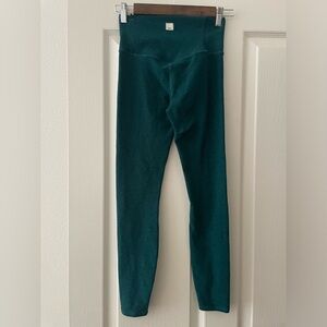 Vuori Dark Green Leggings